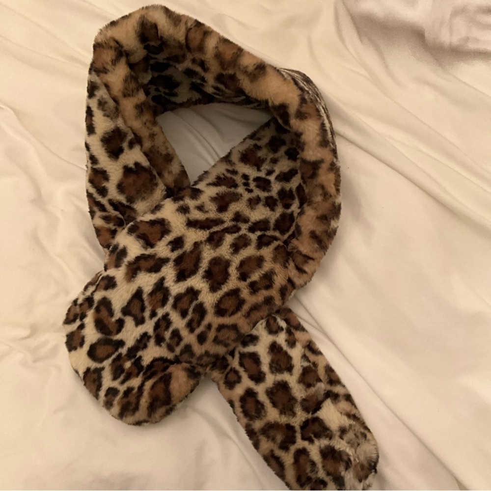 Leopard Print Faux Fur Scarf